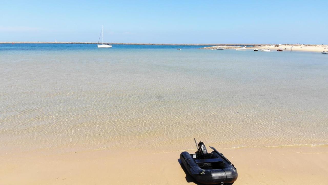 Barco Casa Catamara Sleepandboat Hotel Faro Ngoại thất bức ảnh
