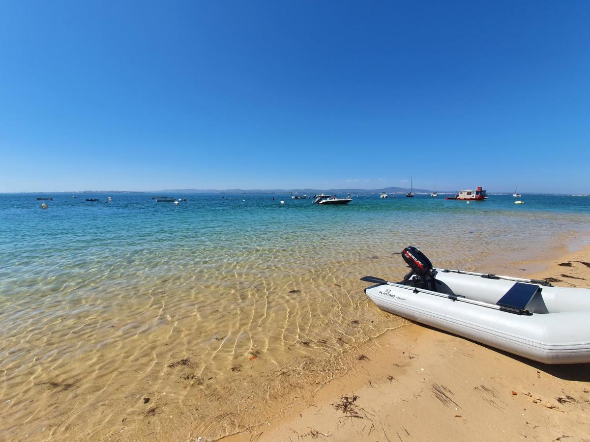 Barco Casa Catamara Sleepandboat Hotel Faro Ngoại thất bức ảnh