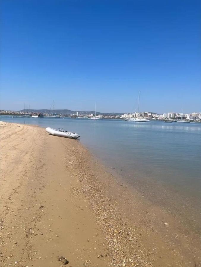 Barco Casa Catamara Sleepandboat Hotel Faro Ngoại thất bức ảnh